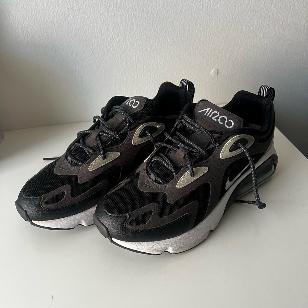 Nike Air Max 200 Black and Gray Sneakers